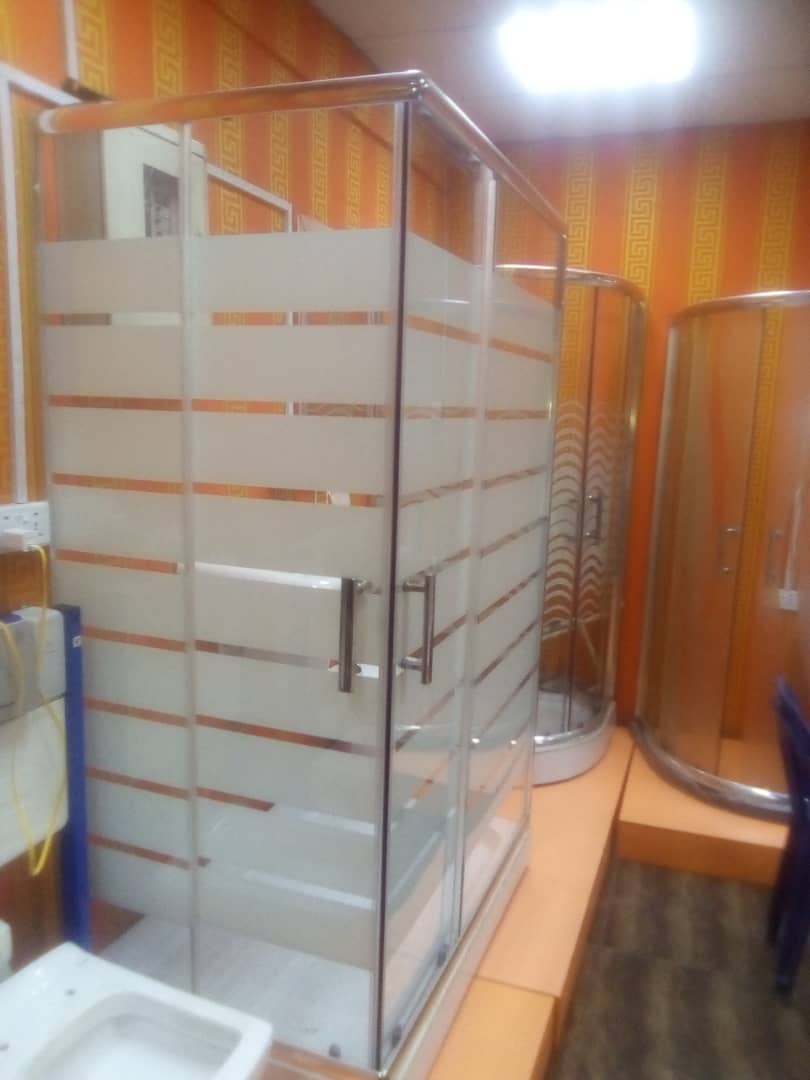 Bathroom project installation supervised by Ozimco